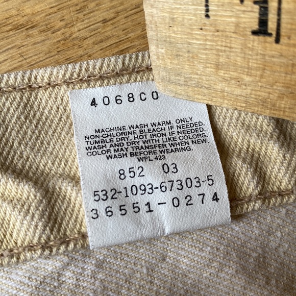 90s Levi shorts red tag size 10 HIGH RISE made in USA - Picture 11 of 16